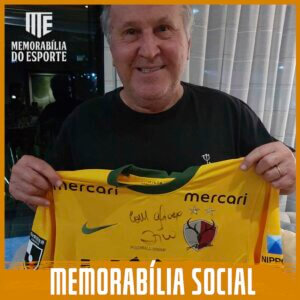 Camisa Comemorativa do Kashima Antlers em homenagem ao Brasil - Autografada Zico - Ação Social